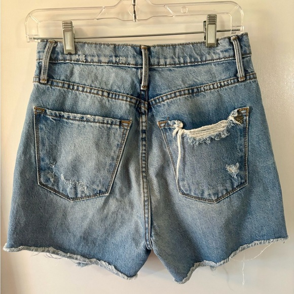 Black Orchid High Rise Frayed Denim Shorts Women’s size 27 - Picture 3 of 7